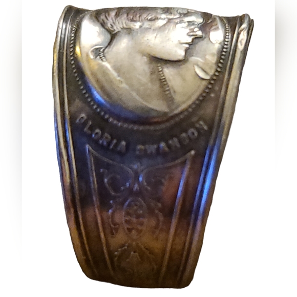 3/$30 Beautiful Gloria Swanson Vintage Spoon Ring Size 10 L4 - Picture 2 of 5